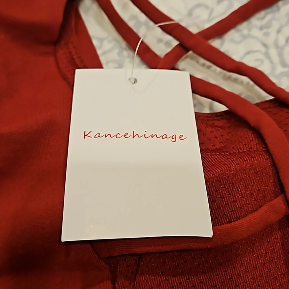 Kancehinage Red Crop Athletic Top